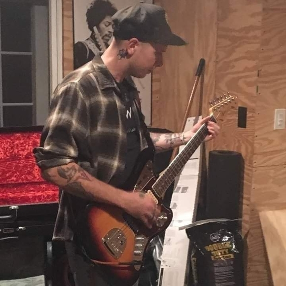 Meet your Posher, Ed - Picture 1 of 1